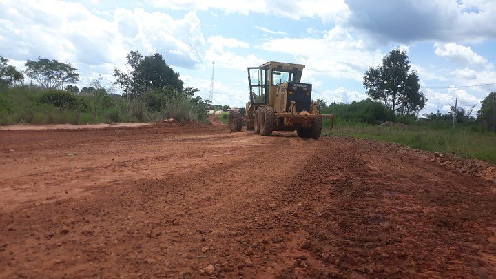 Prefeitura realiza manutenção emergencial nas estradas do Trecho Seco e Campo Alegre
